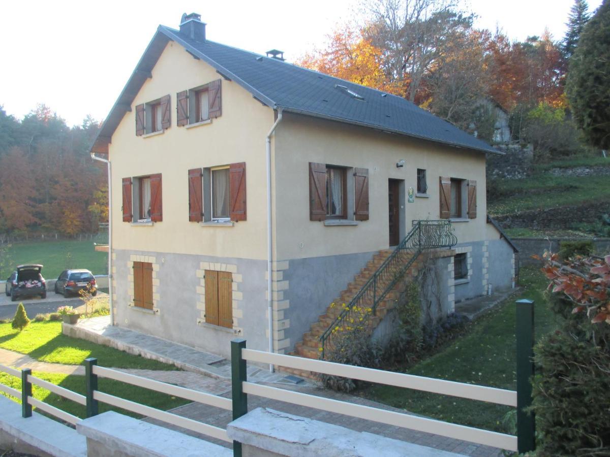 La Cle Des Champs Bed & Breakfast Murol Exterior photo